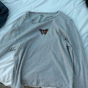 super cute hollister crop top